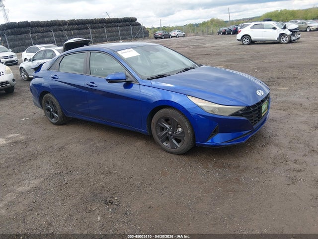 Salvage Hyundai ELANTRA Image