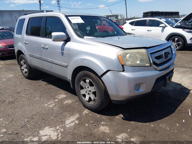 Salvage Honda Pilot Image