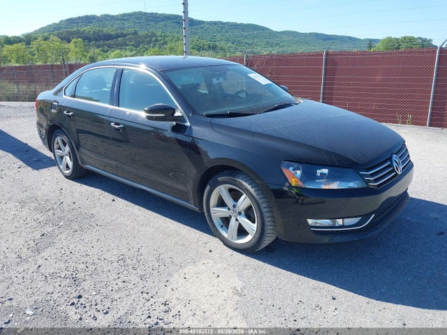 Salvage Volkswagen Passat Image