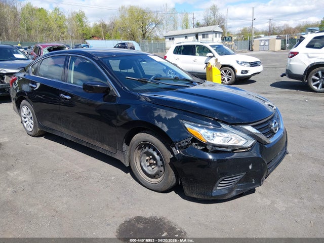 Salvage Nissan Altima Image