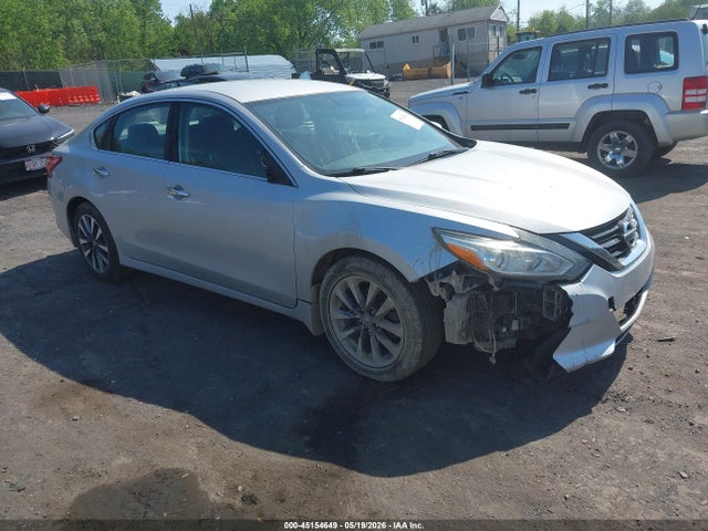 Salvage Nissan Altima Image