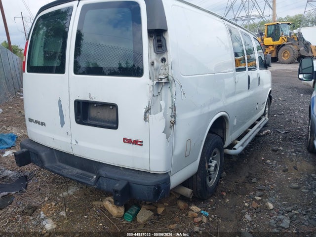 GMC Savana Standard