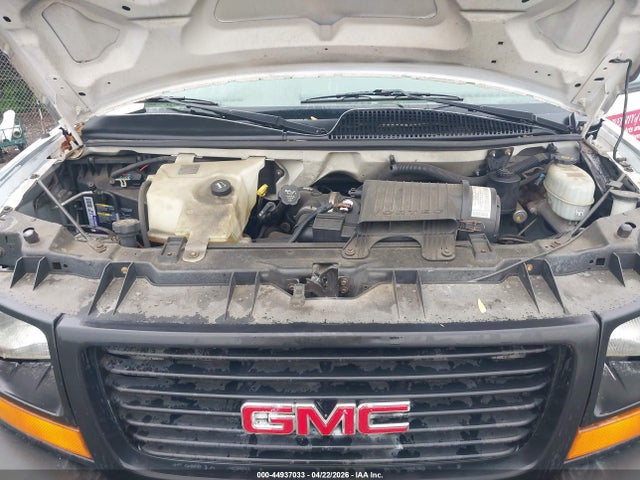 GMC Savana Standard