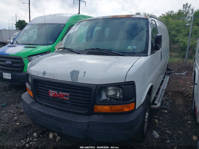 GMC Savana Standard