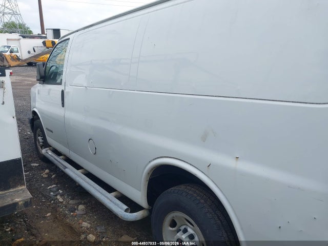 GMC Savana Standard