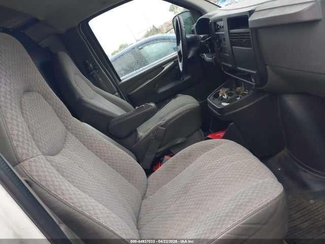 GMC Savana Standard