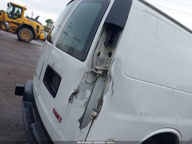 GMC Savana Standard
