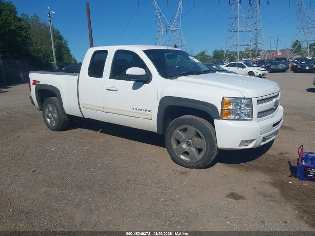 Salvage Chevrolet Silverado 1500 Image