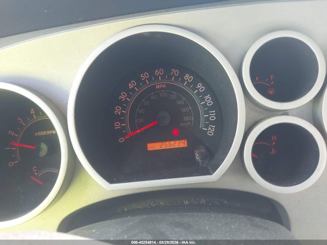 Toyota Sequoia Sr5 5.7l V8
