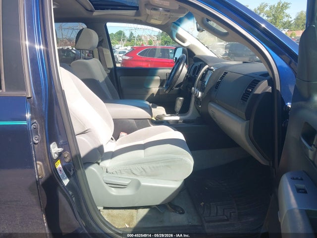 Toyota Sequoia Sr5 5.7l V8