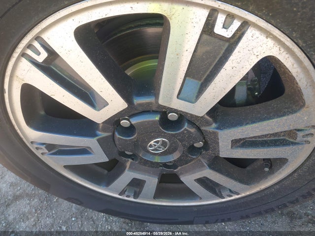 Toyota Sequoia Sr5 5.7l V8
