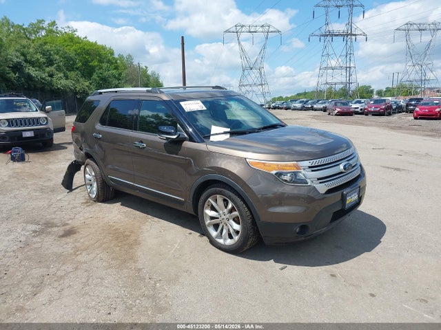 Salvage Ford Explorer Image