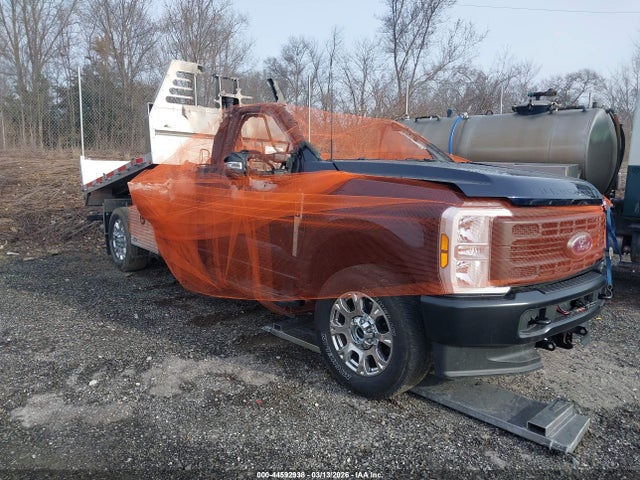 Salvage Ford F-350 Image