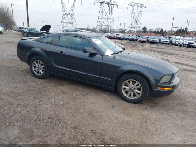 Salvage Ford Mustang Image