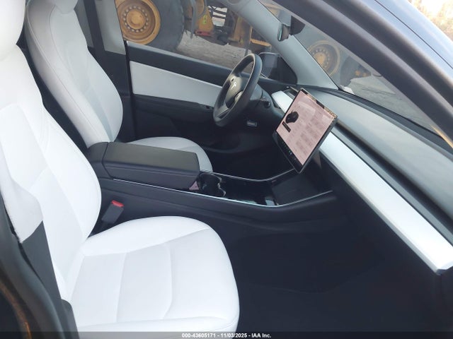 Tesla Model Y Performance Dual Motor All-wheel Drive