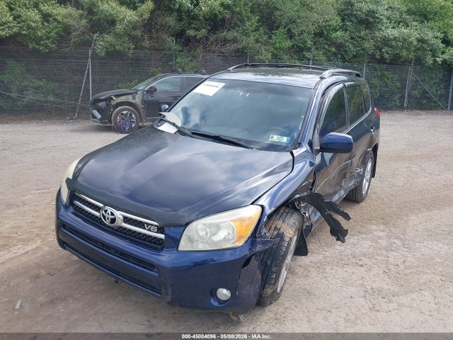 Toyota RAV4 Limited V6