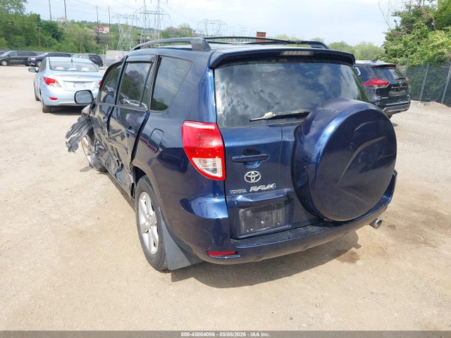Toyota RAV4 Limited V6