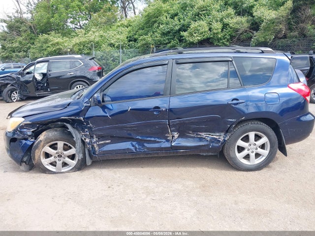 Toyota RAV4 Limited V6