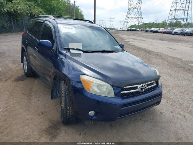 Salvage Toyota RAV4 Image