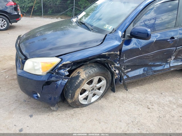 Toyota RAV4 Limited V6
