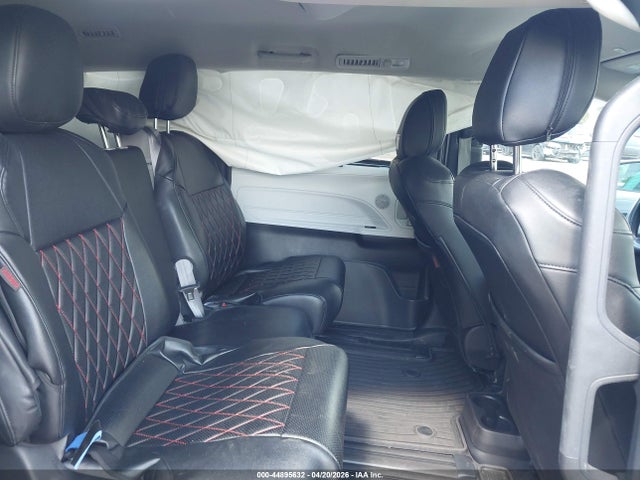 Toyota Sienna Le