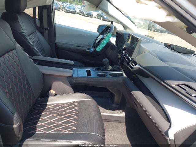 Toyota Sienna Le