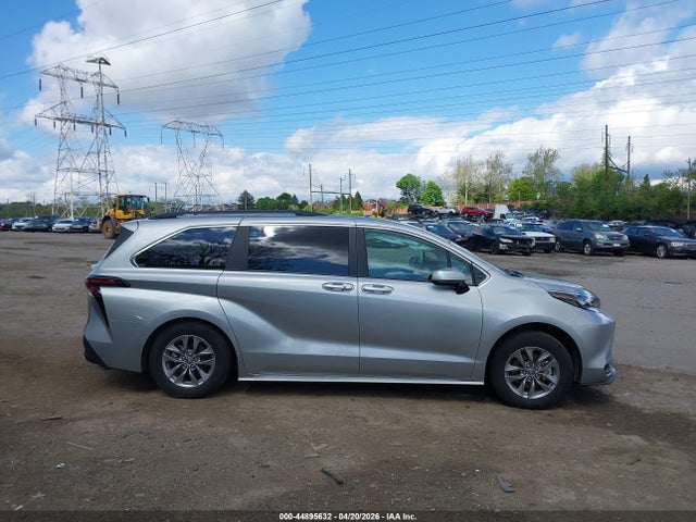 Toyota Sienna Le