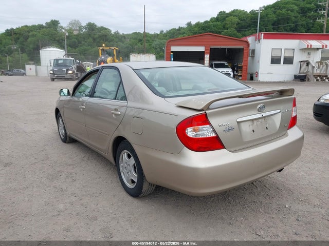Toyota Camry Le V6