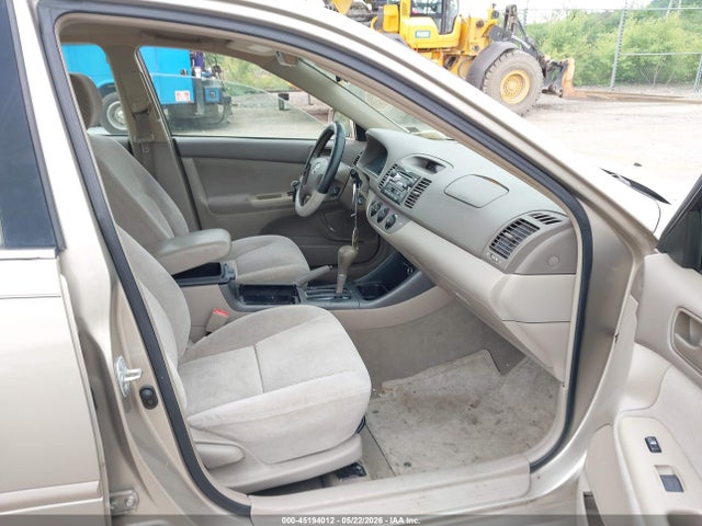 Toyota Camry Le V6
