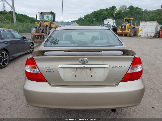 Toyota Camry Le V6