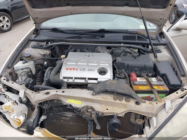 Toyota Camry Le V6