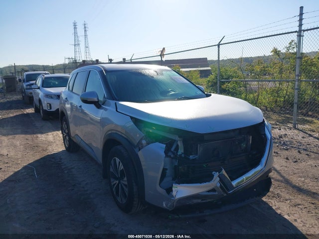 Salvage Nissan Rogue Image