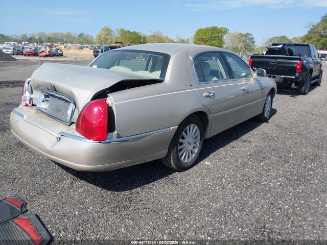 Lincoln Towncar Signature