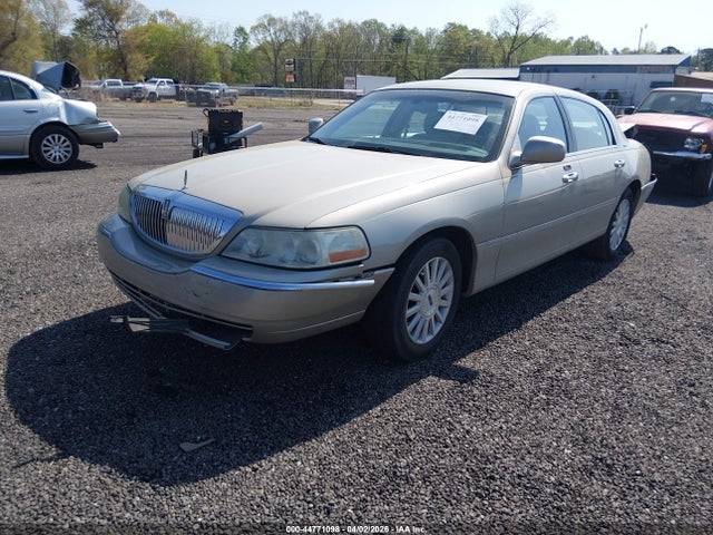 Lincoln Towncar Signature