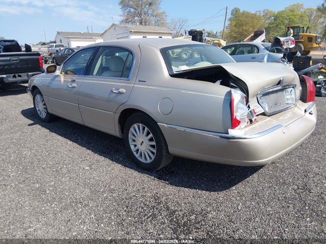 Lincoln Towncar Signature