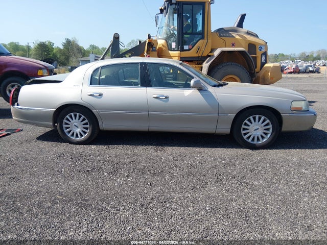 Lincoln Towncar Signature