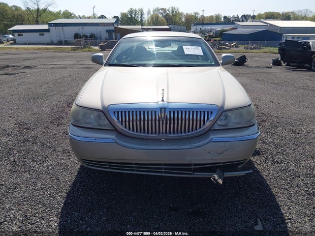 Lincoln Towncar Signature
