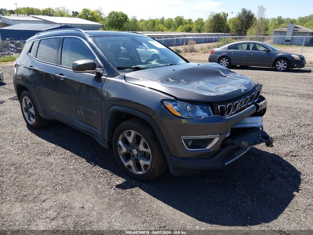 Salvage Jeep Compass Image