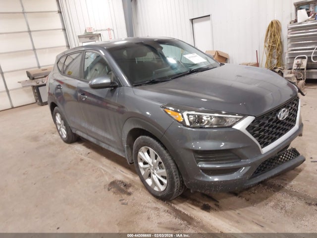 Salvage Hyundai TUCSON Image
