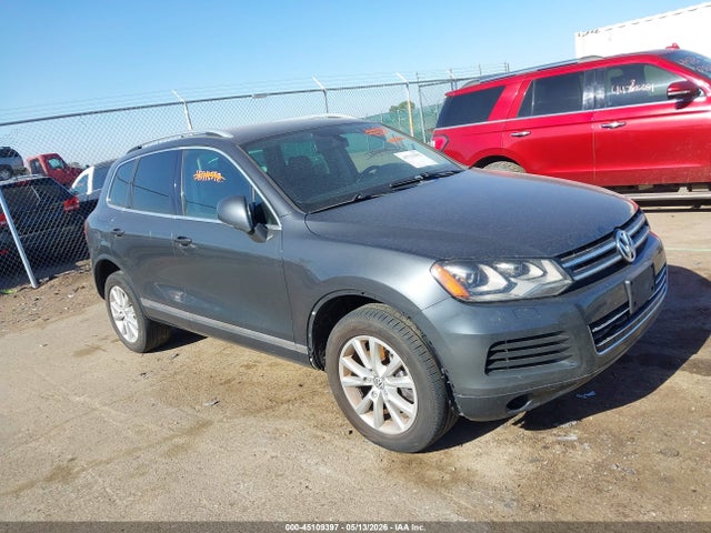 Salvage Volkswagen Touareg Image