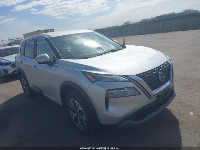 Salvage Nissan Rogue Image