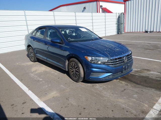 Salvage Volkswagen Jetta Image