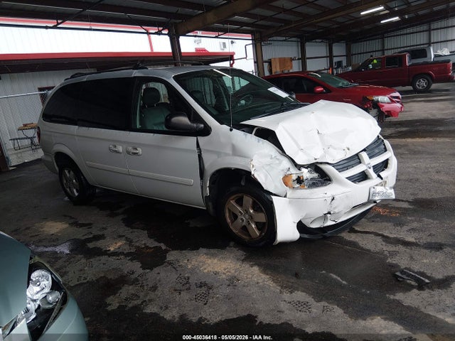 Salvage Dodge Grand Caravan Image