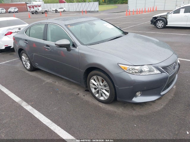 Salvage Lexus Es Image