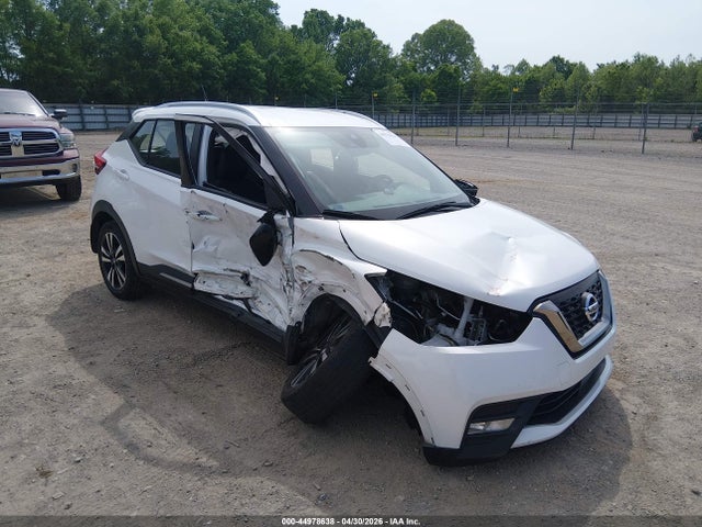 Salvage Nissan Kicks Image