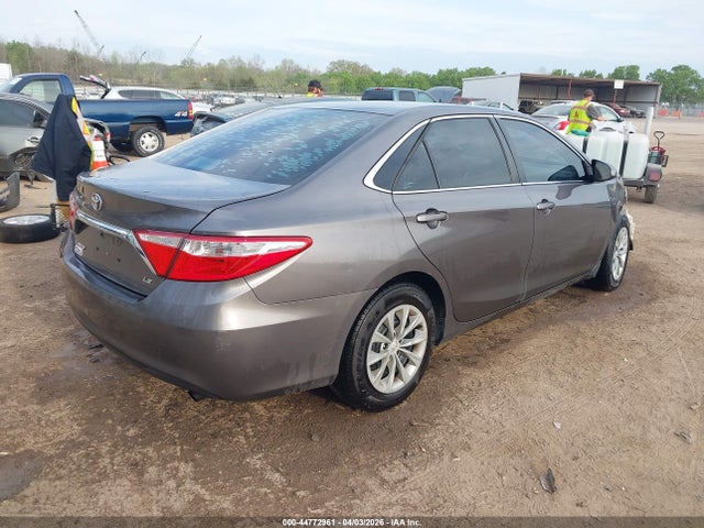 Toyota Camry Le
