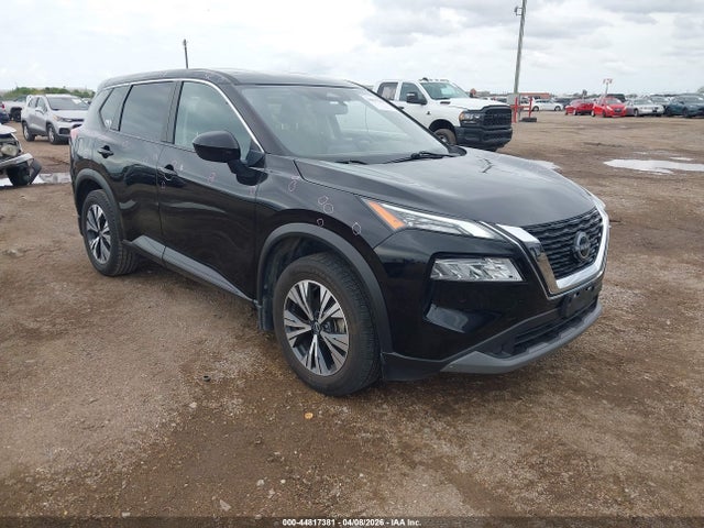 Salvage Nissan Rogue Image