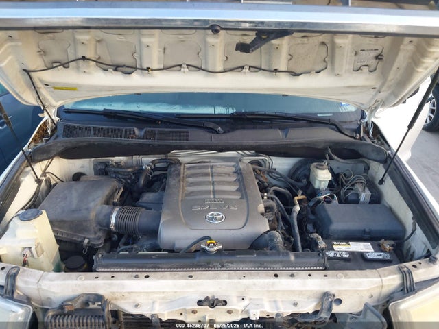 Toyota Sequoia Platinum 5.7l V8