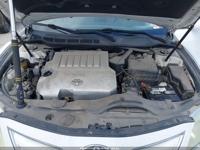 Toyota Camry Le V6