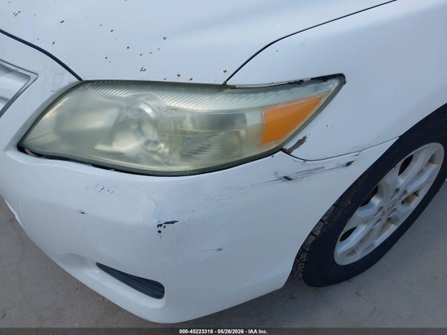 Toyota Camry Le V6